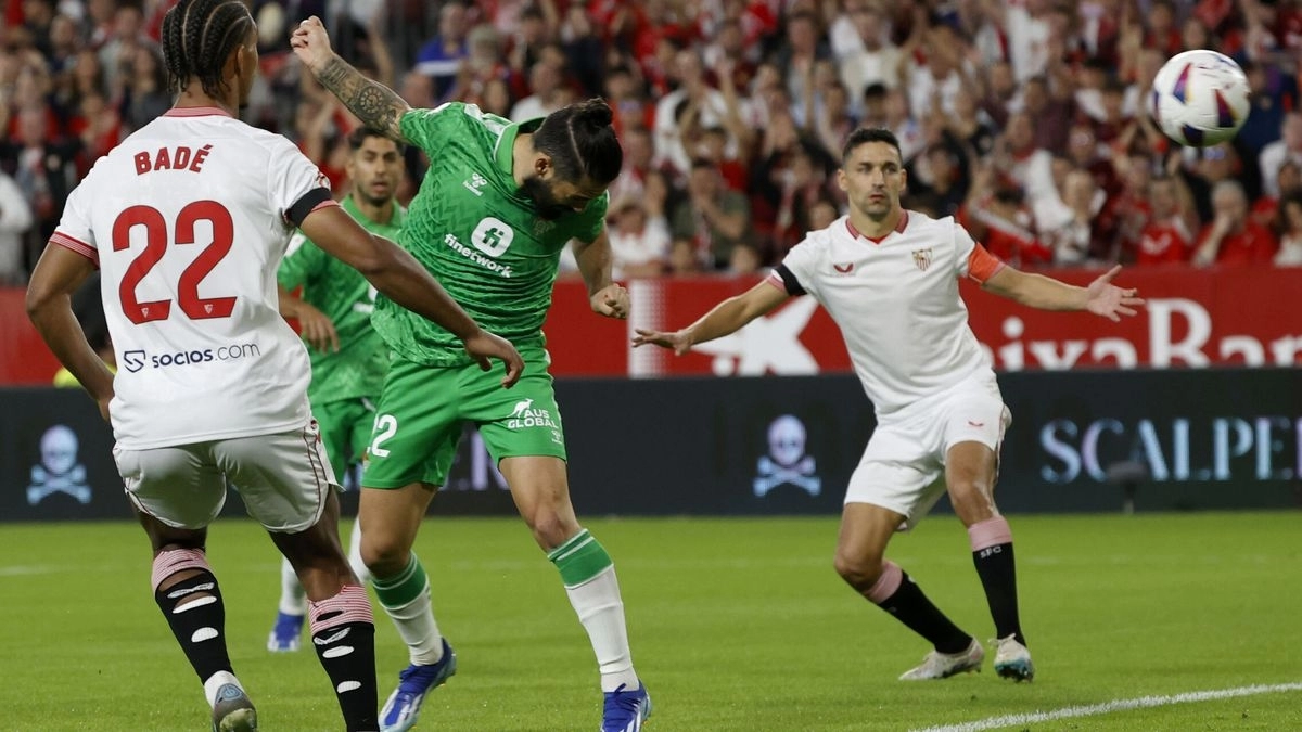 Imagen de un partido entre el Real Betis y el Sevilla