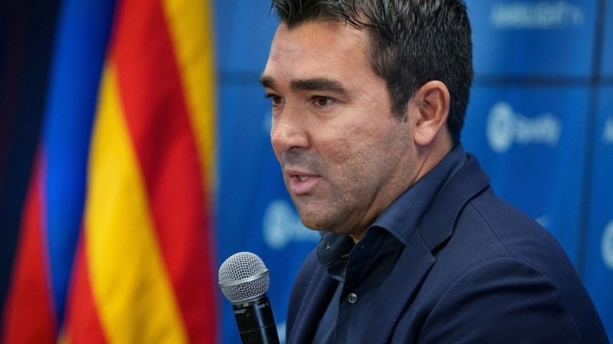 Barcelona is looking for a forward: Deco has a free transfer in sight.