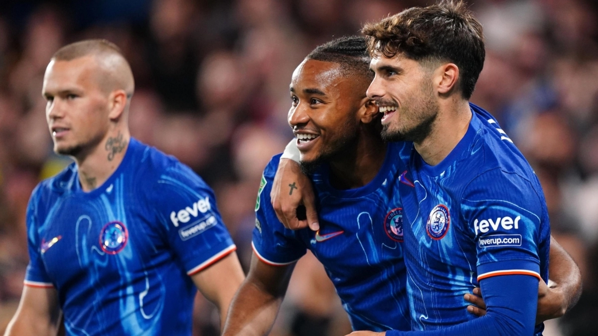 Manchester United is going all out for Chelsea's star | BBC