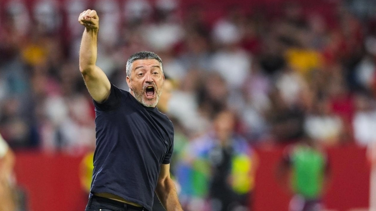 García Pimienta wants Sevilla player out on loan.