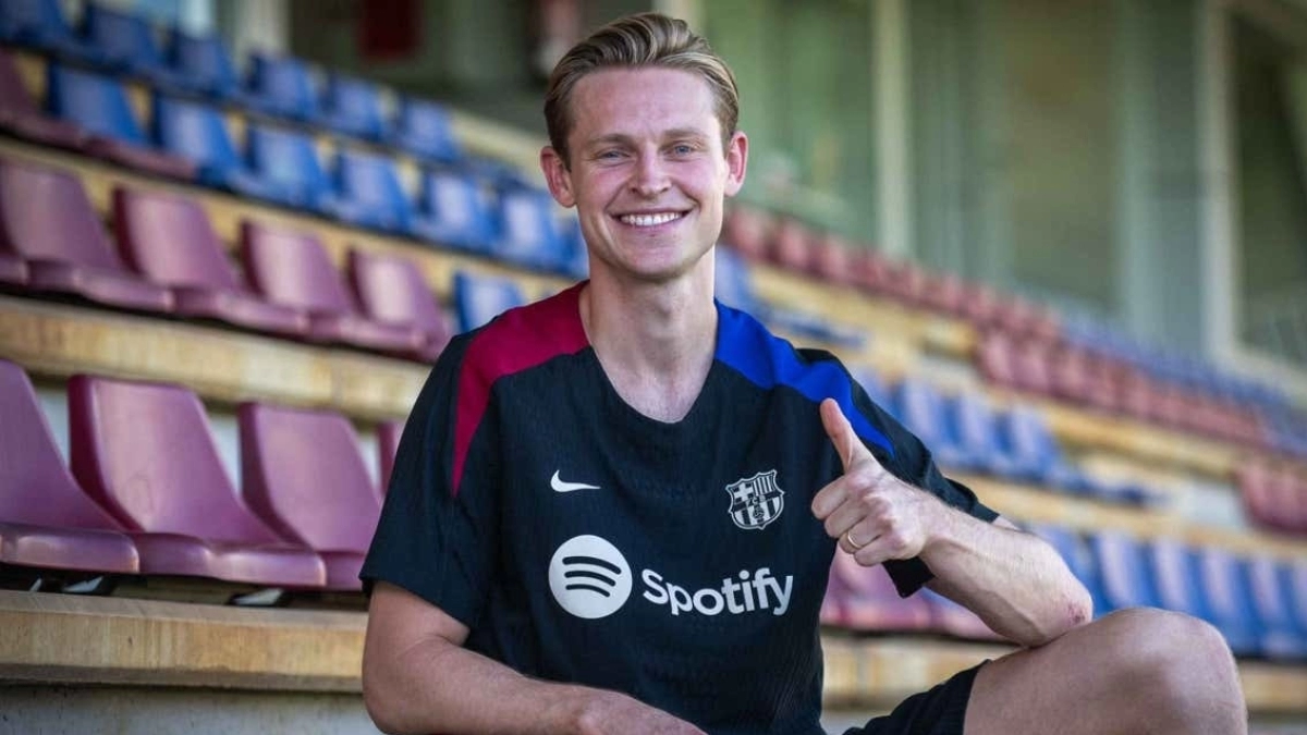 Barcelona makes De Jong's future very clear / Succession