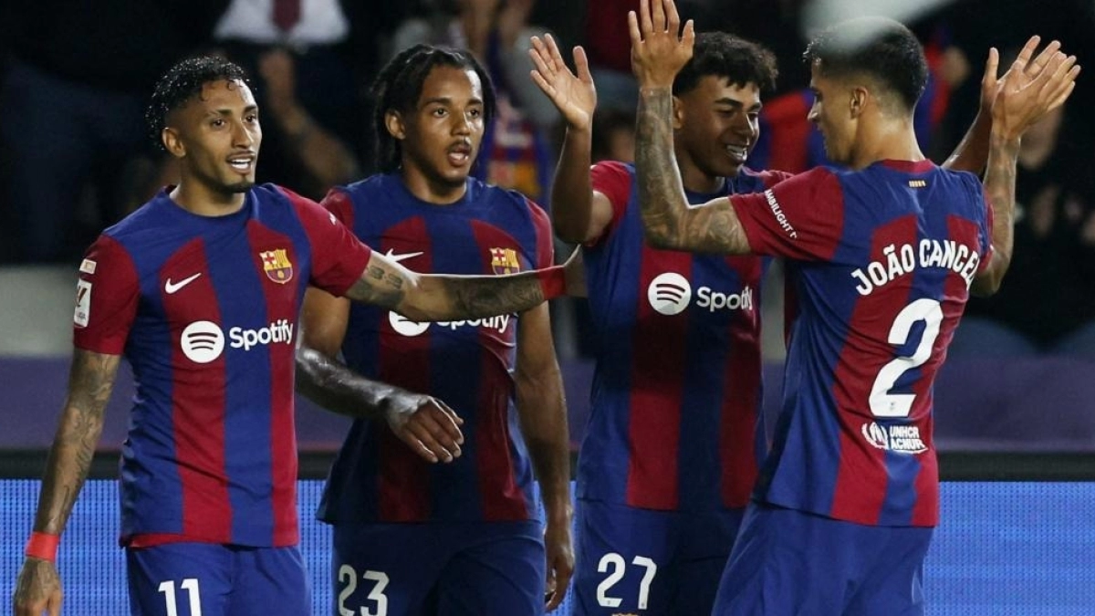 FC Barcelona is thinking about saying goodbye to Frenkie De Jong / El Español
