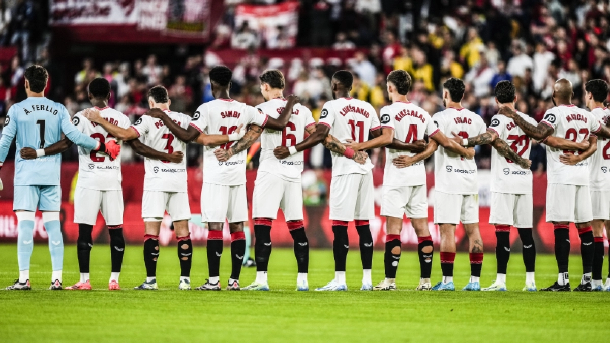 El Sevilla FC prepara la primera salida de su plantilla | Sevilla FC