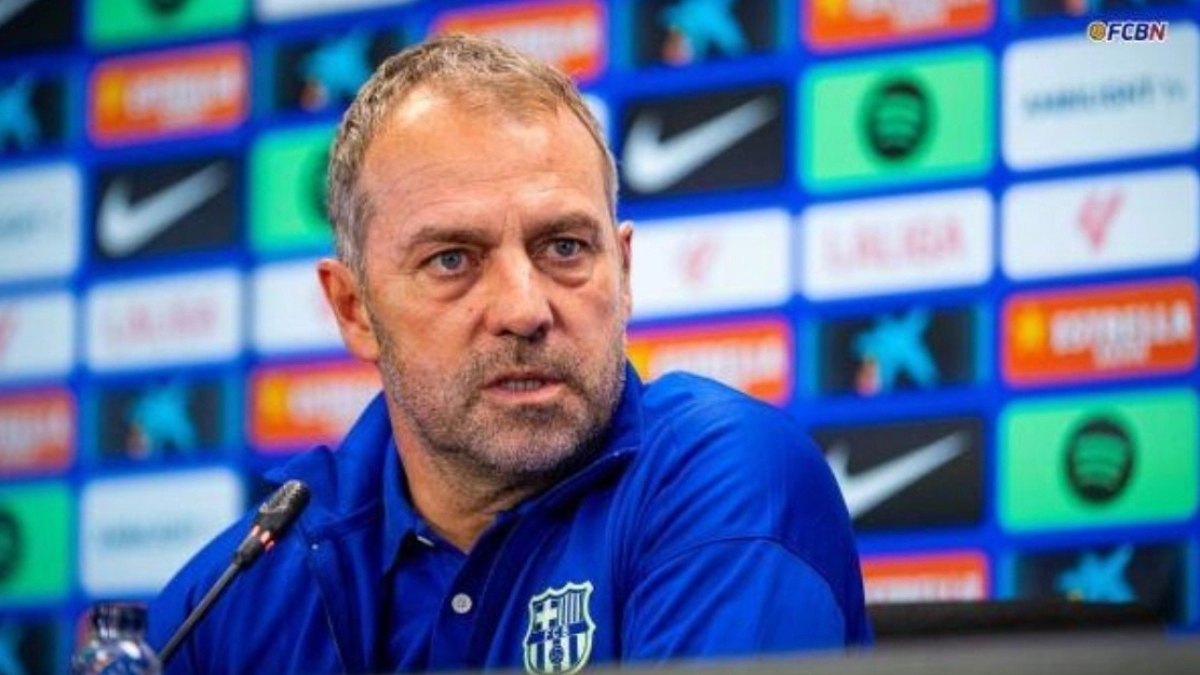 Hansi Flick has his eye on a full-back for FC Barcelona.