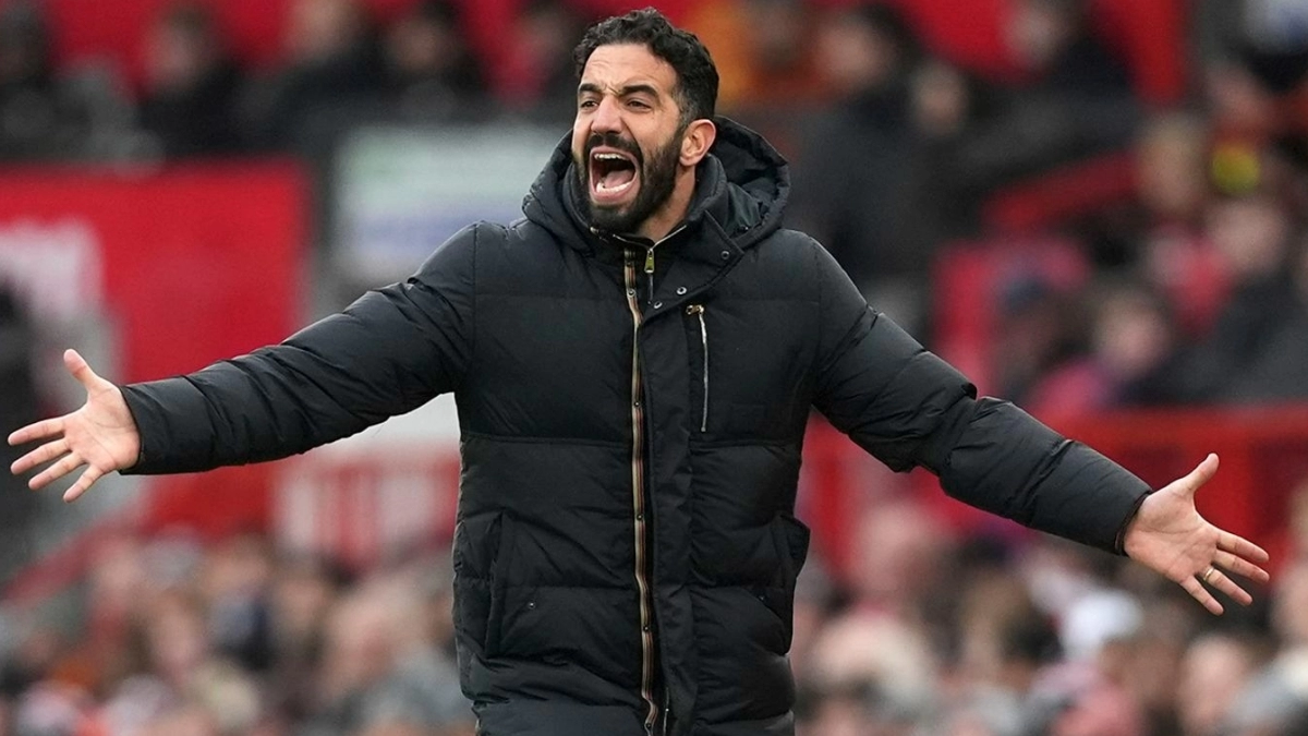 <p>Manchester United is pressing for a signing desired by Amorim.</p>