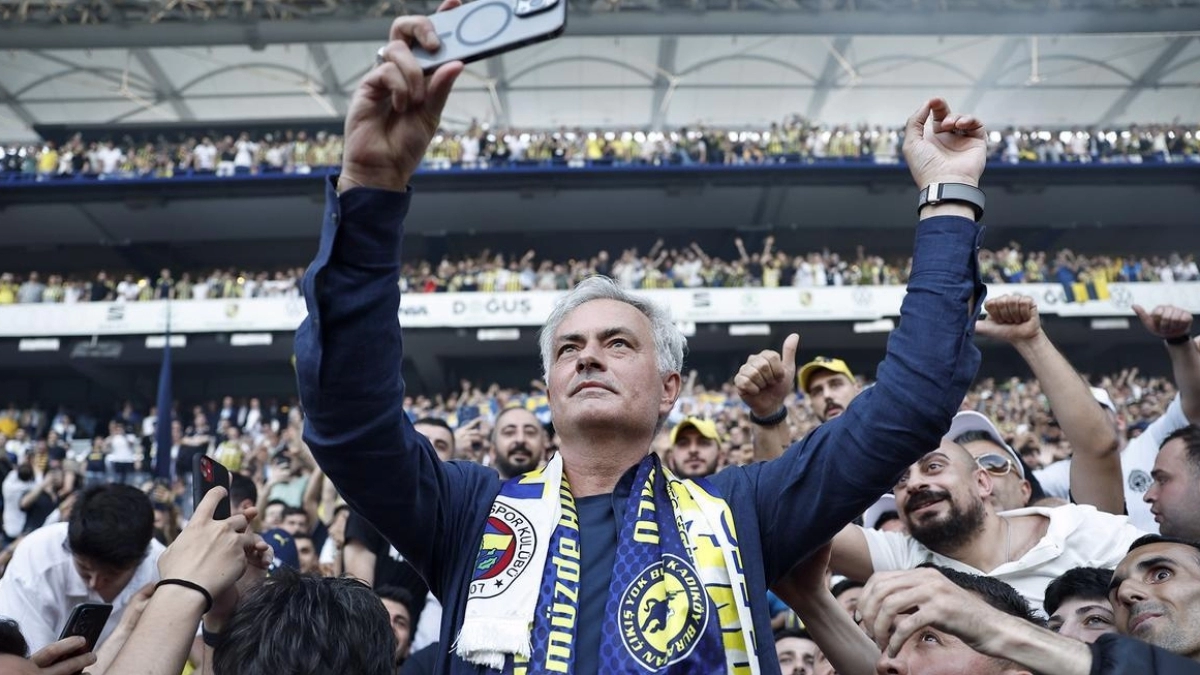 **Mourinho demands a signing from FC Barcelona | El Periódico**