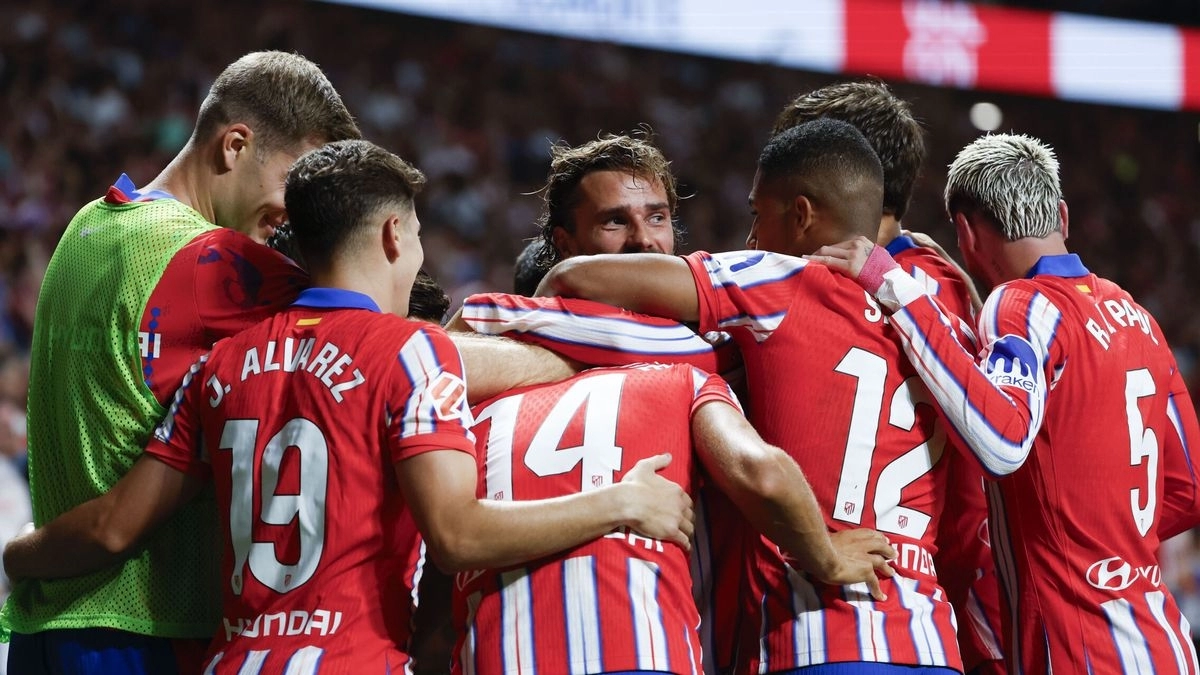 Atlético de Madrid players celebrate a goal.
