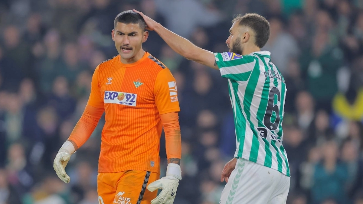 El Betis fija precio para la salida de Fran Vieites en verano