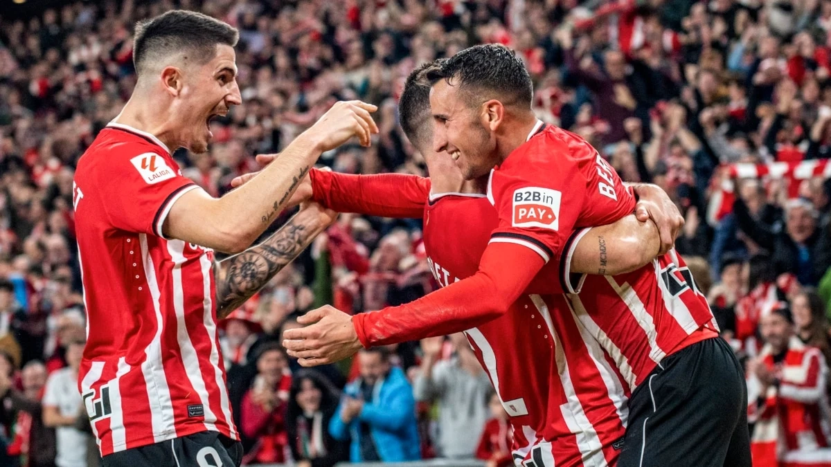 Los jugadores del Athletic Club celebran un gol