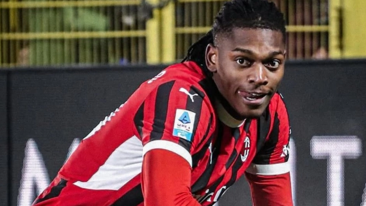 El club de la Premier League que va por el fichaje de Rafael Leao