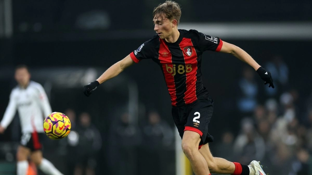Dean Huijsen, central español del Bournemouth
