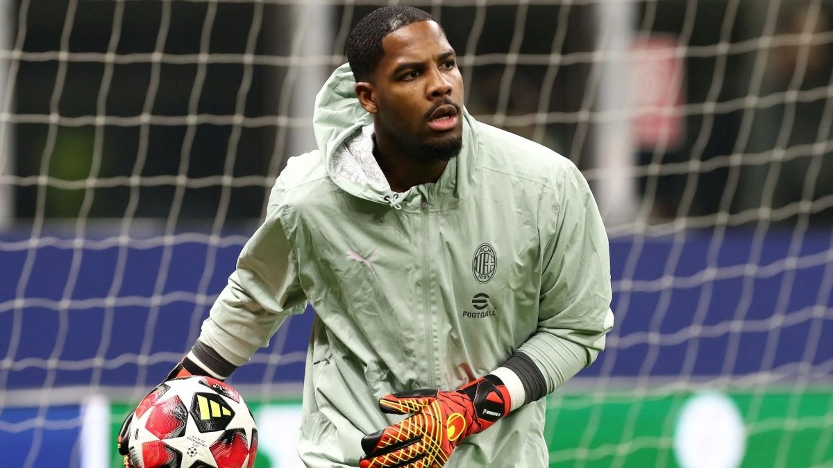 <p>Mike Maignan, goalkeeper of Milan</p>
