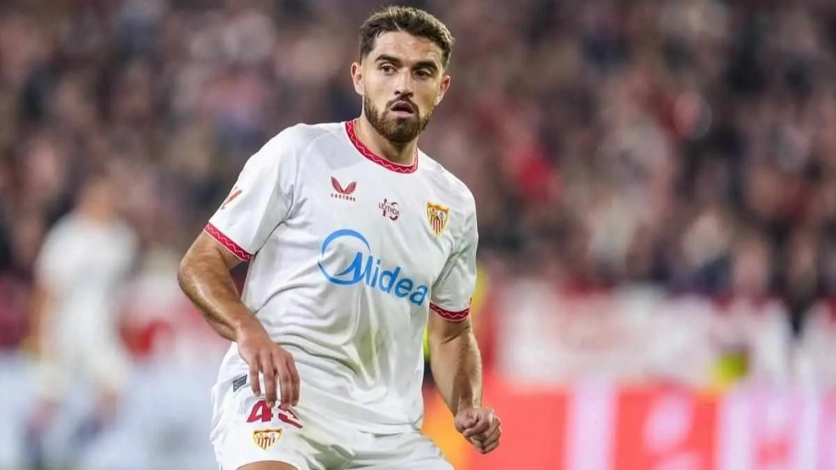 García Pascual, Sevilla forward
