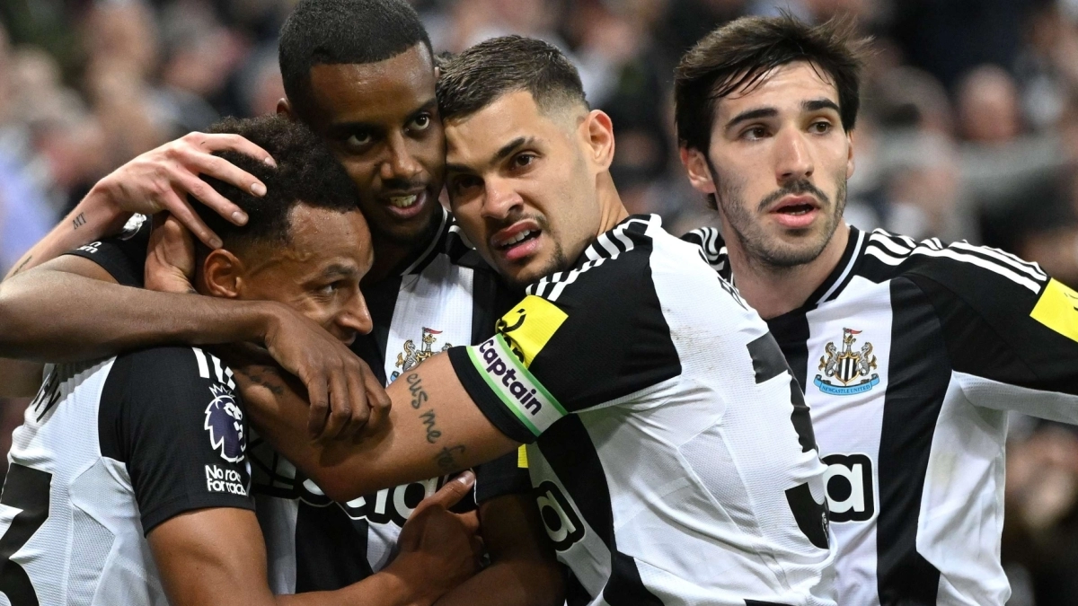 El Newcastle prepara una inversión millonaria para reforzar su defensa