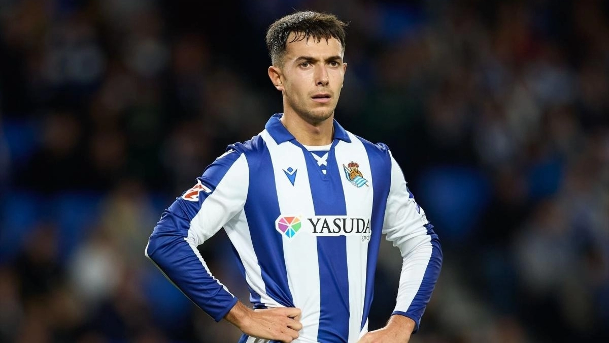 Zubimendi signs for Arsenal / Eldesmarque