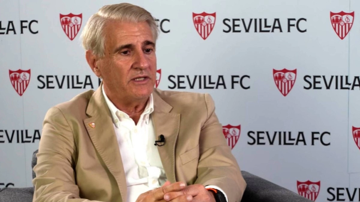 <p>Antonio Cordón, sports director of Sevilla</p>