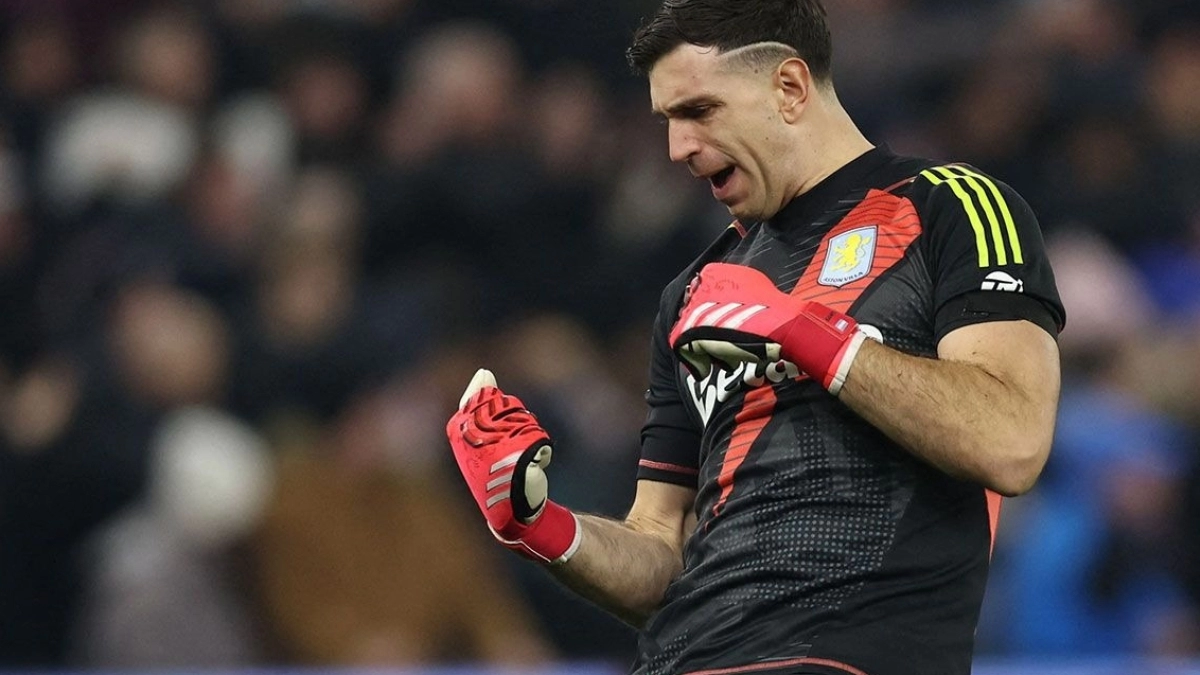 Nuevo candidato para fichar al Dibu Martínez este verano