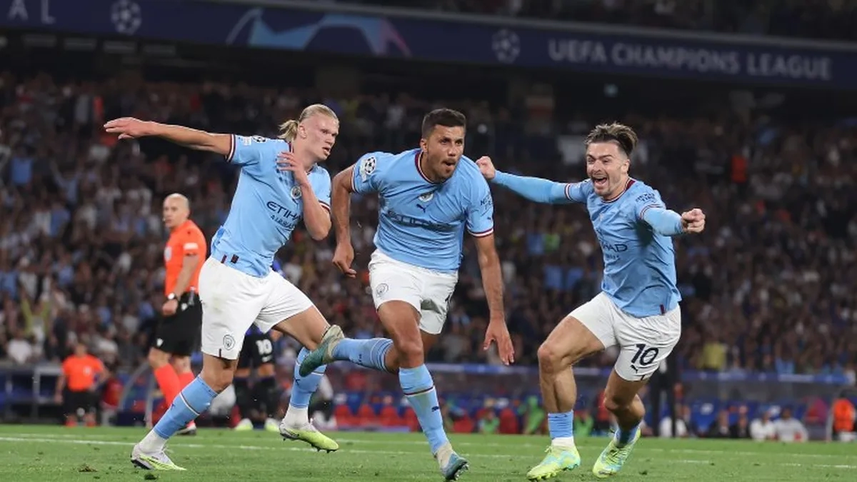 Los jugadores del Manchester City celebran un gol