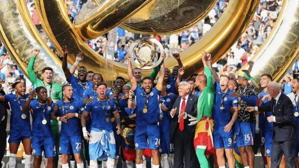 <p>The Chelsea players celebrate the Club World Cup</p>