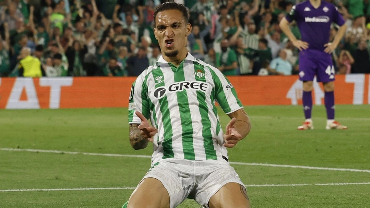 Real Betis returns to the fray for Antony's signing | El Confidencial