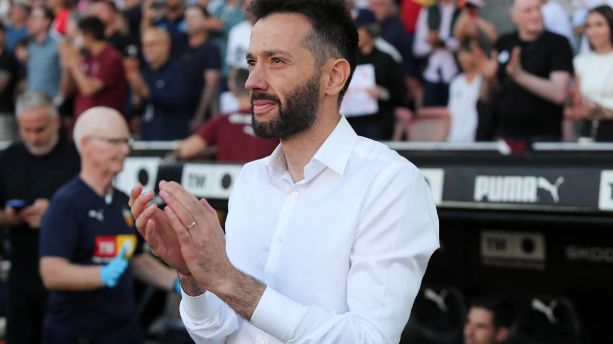 El Valencia firma a Santamaria / La Razón