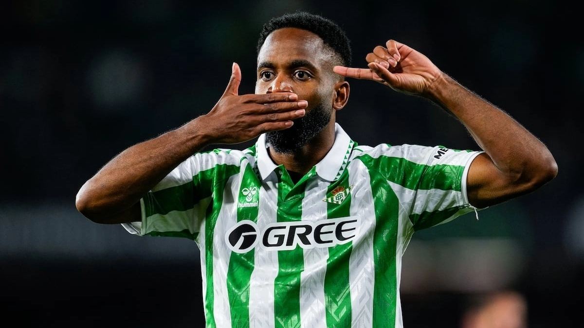 Betis tries to get rid of Bakambu / El Pais