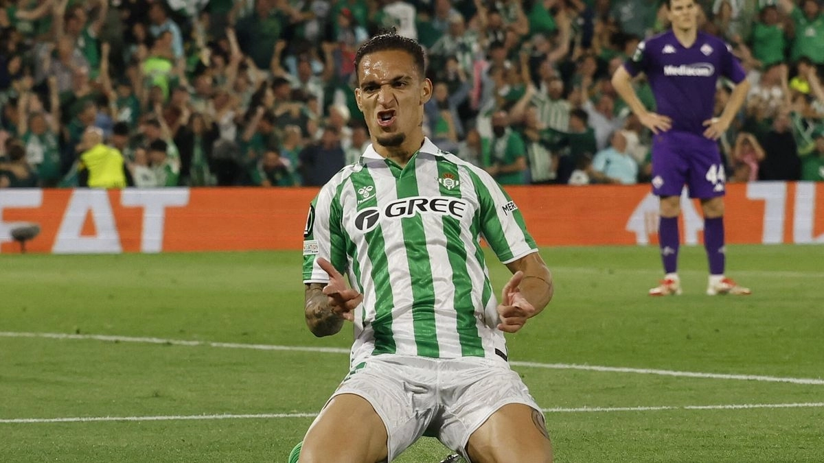 Antony celebra un gol con el Real Betis