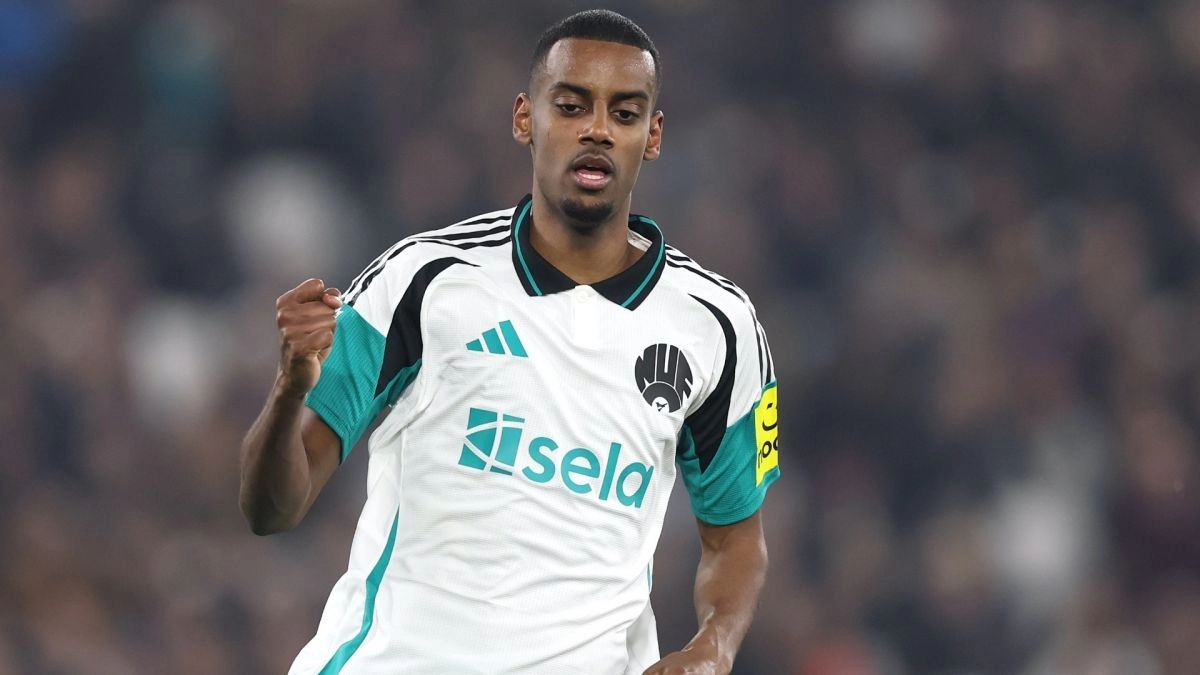 Alexander Isak, Newcastle forward
