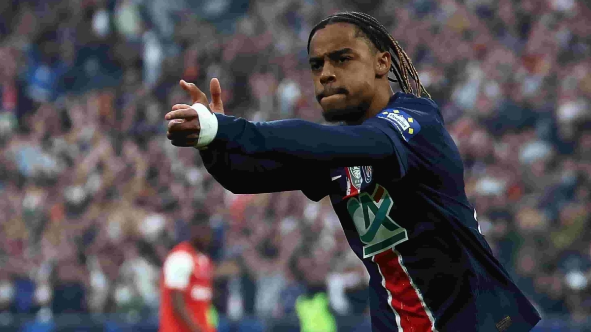 Bradley Barcola celebrating in the French Super Cup.