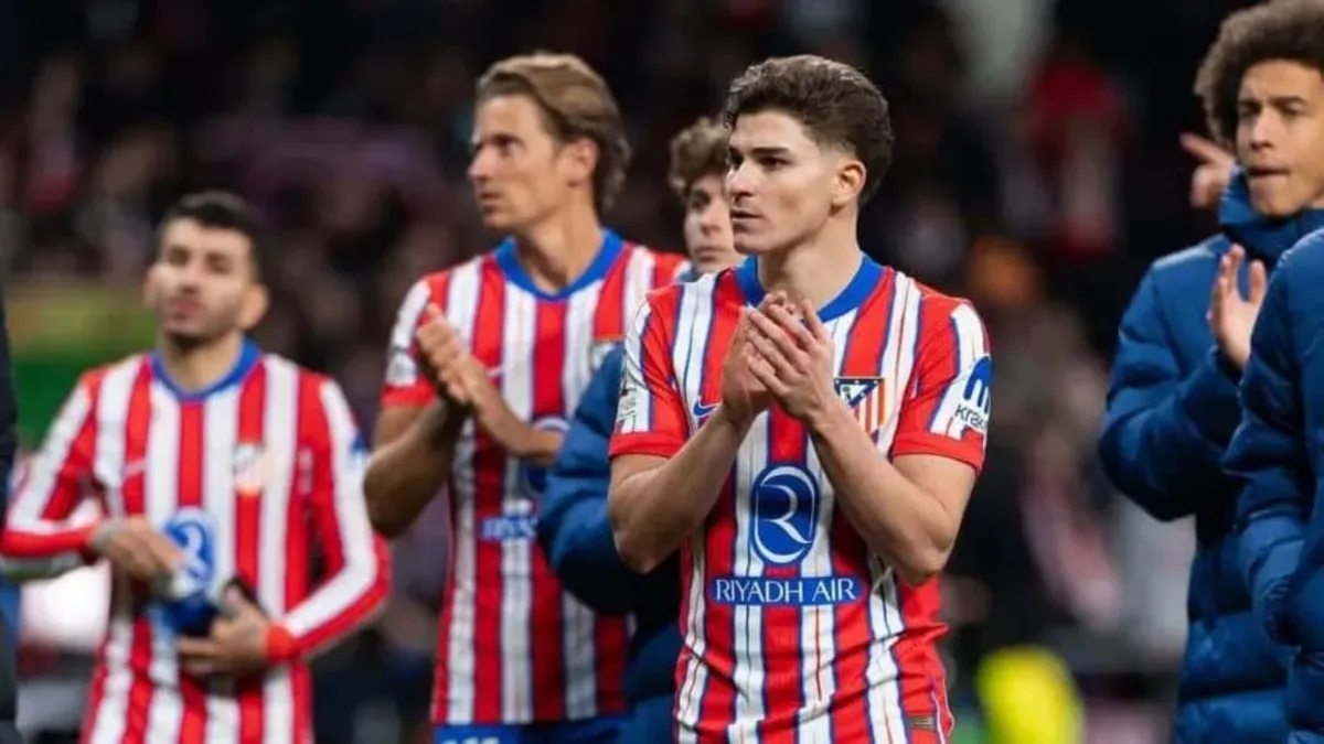 El favorito para cerrar el fichaje de Julián Álvarez en el verano de 2026