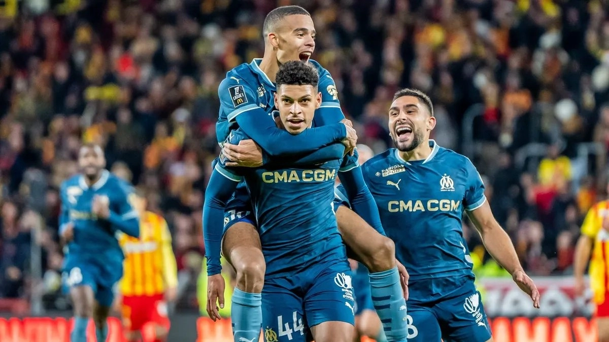 Los jugadores del Olympique de Marsella celebran un gol