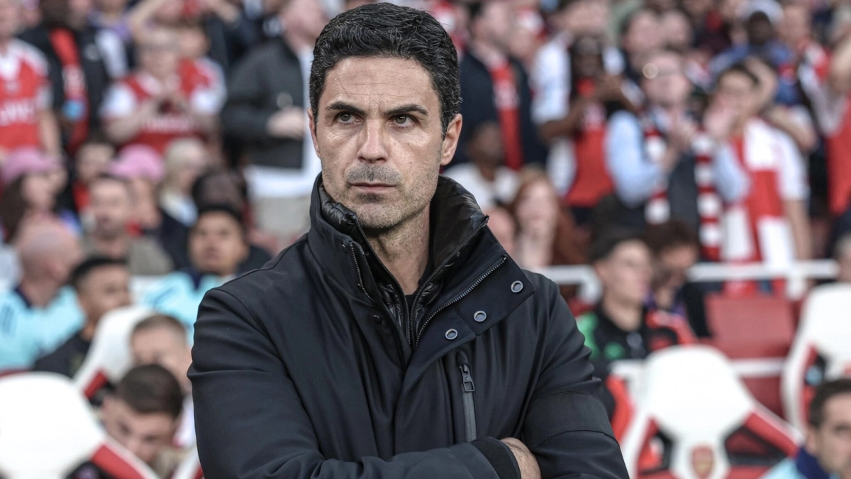 Mikel Arteta en pleno partido con el Arsenal