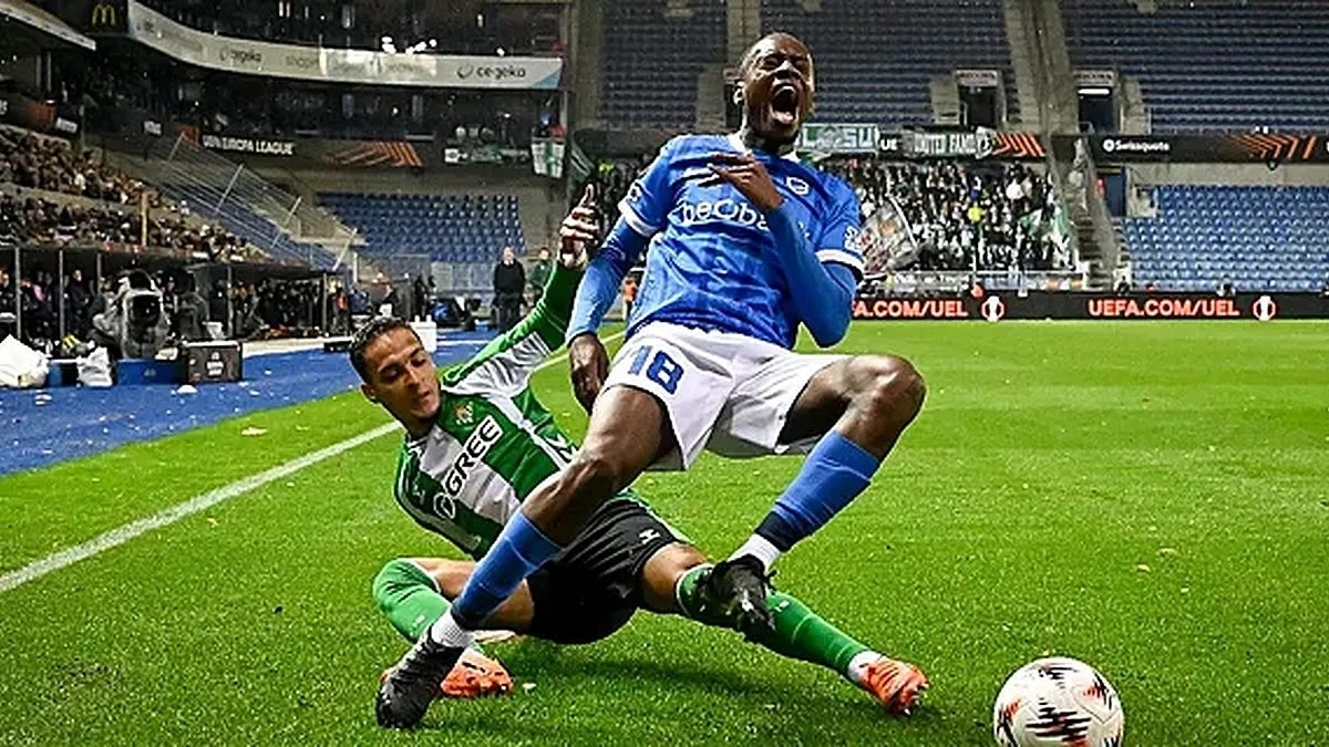 Antony en el Genk - Real Betis