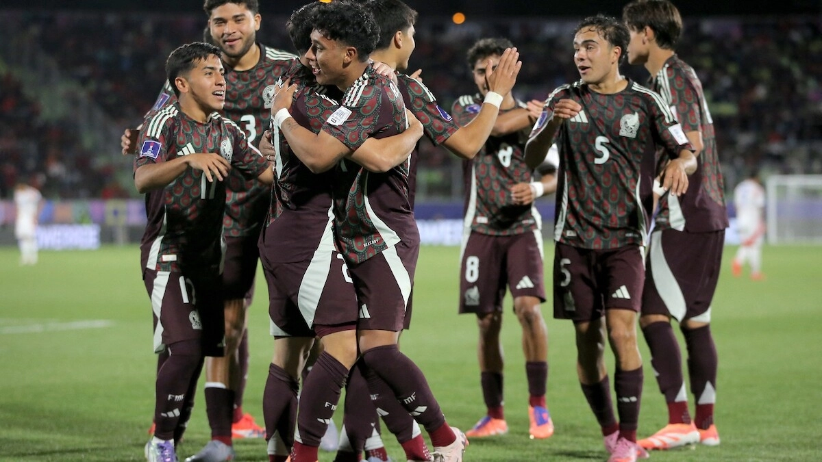 Los jugadores de México sub-20 celebran un gol en el Mundial sub-20