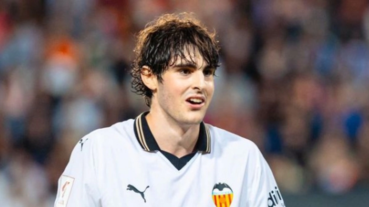 Javi Guerra has offers to leave Valencia / Relay