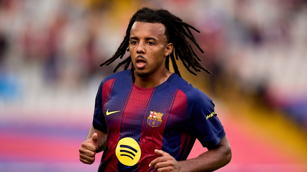 El fichaje que exigió Hansi Flick al Barcelona para sentar a Koundé