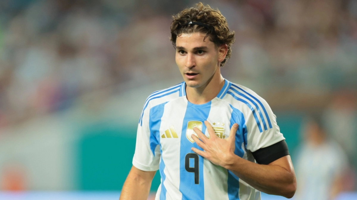 FC Barcelona prepara 120 millones en caso de no fichar a Julián Álvarez