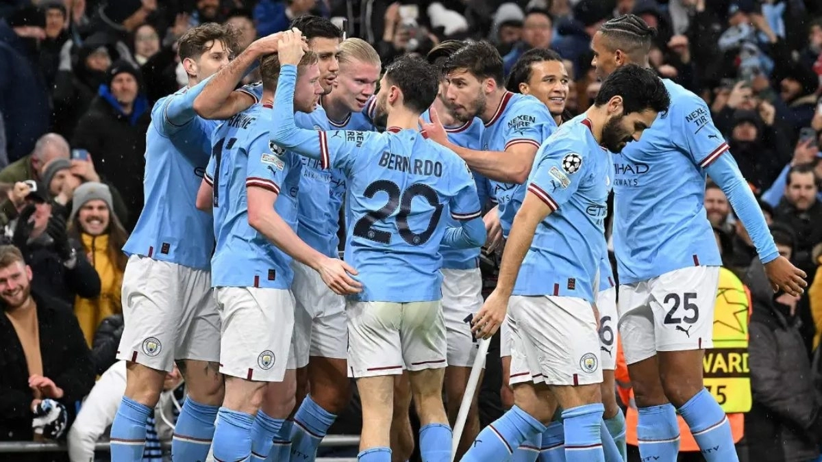 Los jugadores del Manchester City celebran un gol
