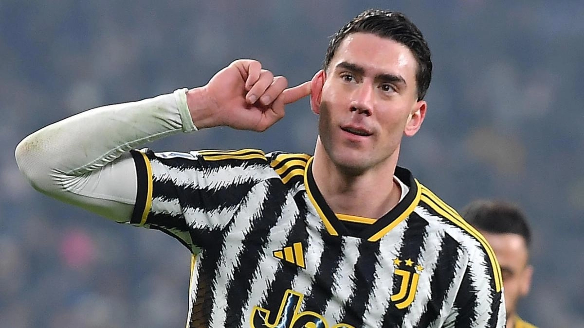 Dusan Vlahovic celebrates a goal scored with Juventus.