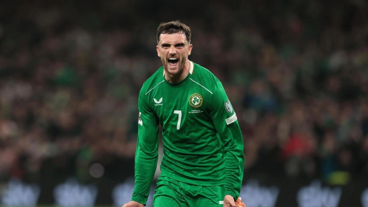 Troy Parrott celebra un gol anotado con Irlanda