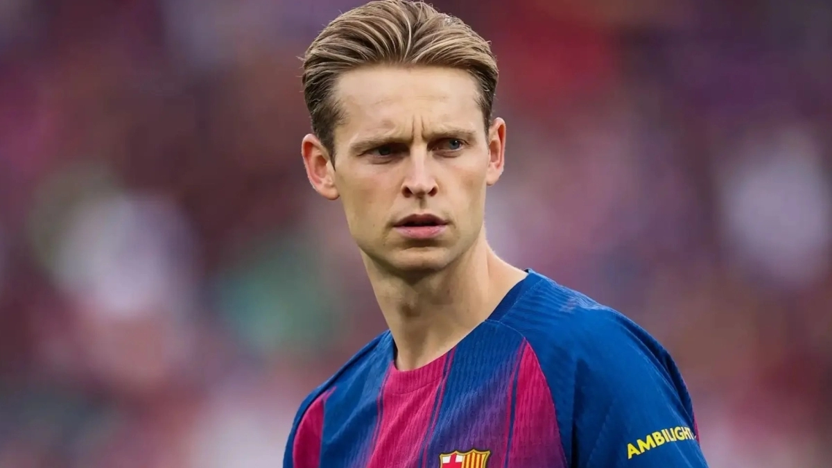 FC Barcelona receives an offer for Frenkie de Jong.