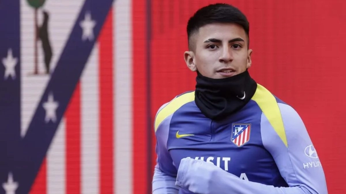 Thiago Almada during a training session with Atlético de Madrid
