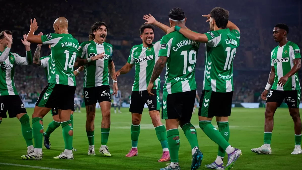 El Como 1907 vuelve a fijarse en el Real Betis para cerrar un nuevo fichaje