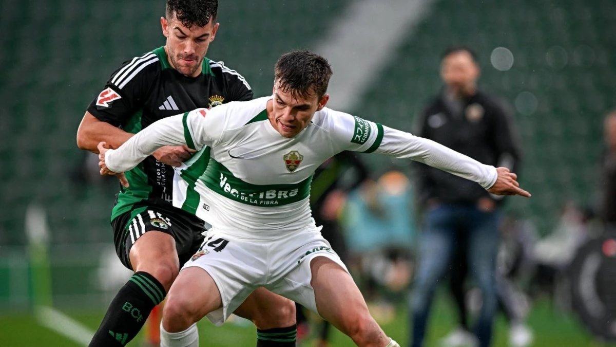 El Real Betis trabaja en el fichaje gratis de Aleix Febas