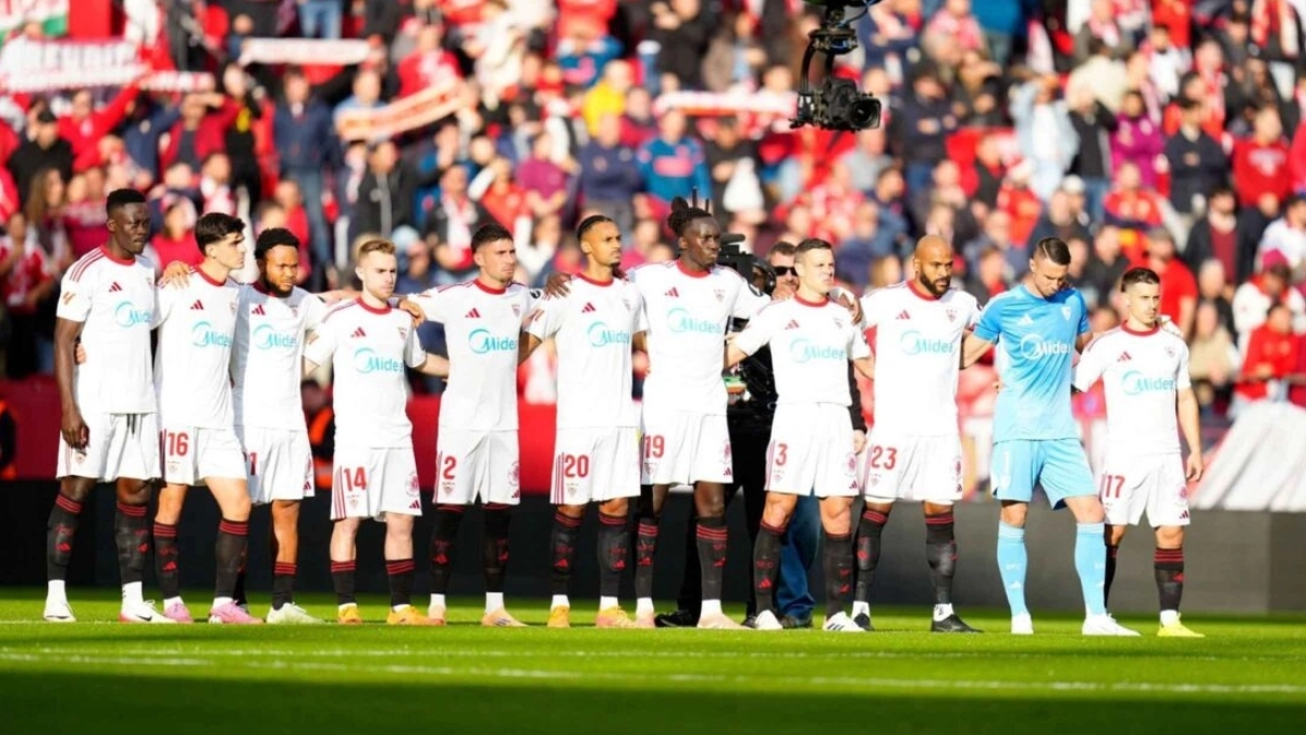 CLOSED: Sevilla has a new center forward.