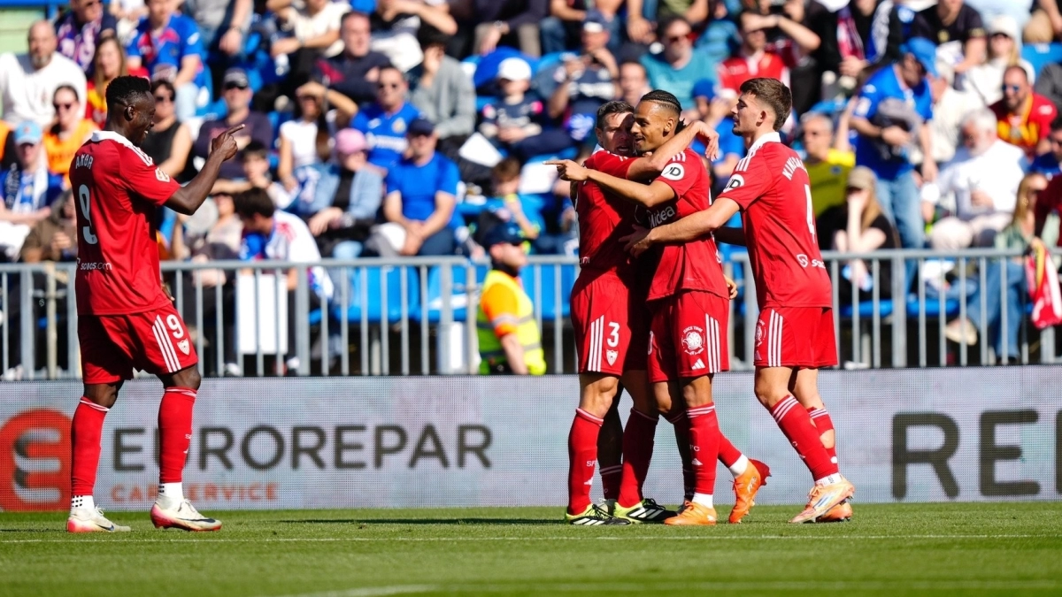 Sevilla finalizes signing Patrik Mercado / Sevillafc.es