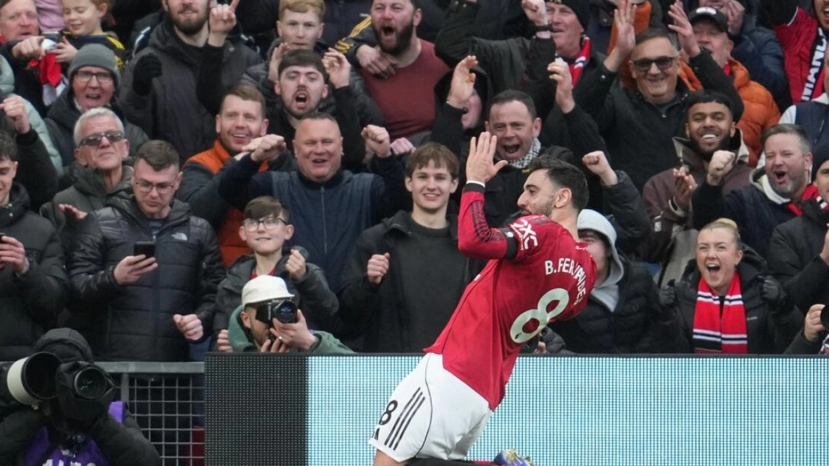 Manchester United dismisses Jadon Sancho / Los Angeles Times