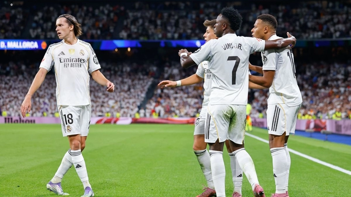 Carvajal tiene un pie fuera del Real Madrid / Elconfidencial