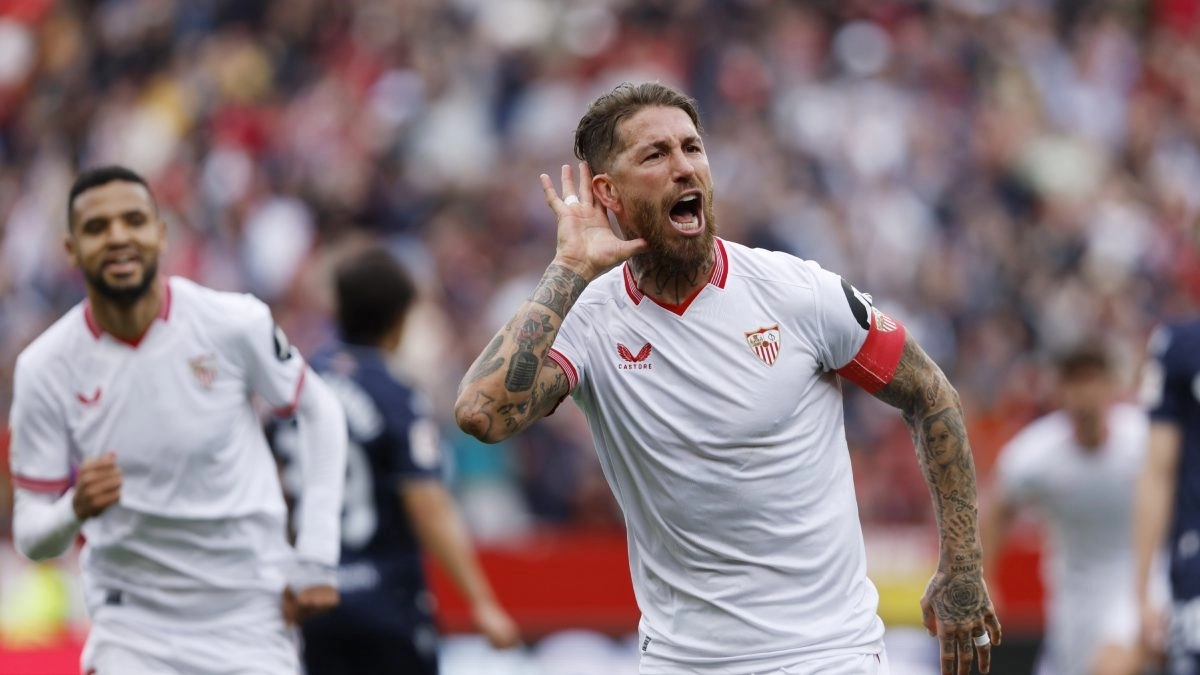Sergio Ramos celebra un gol con el Sevilla