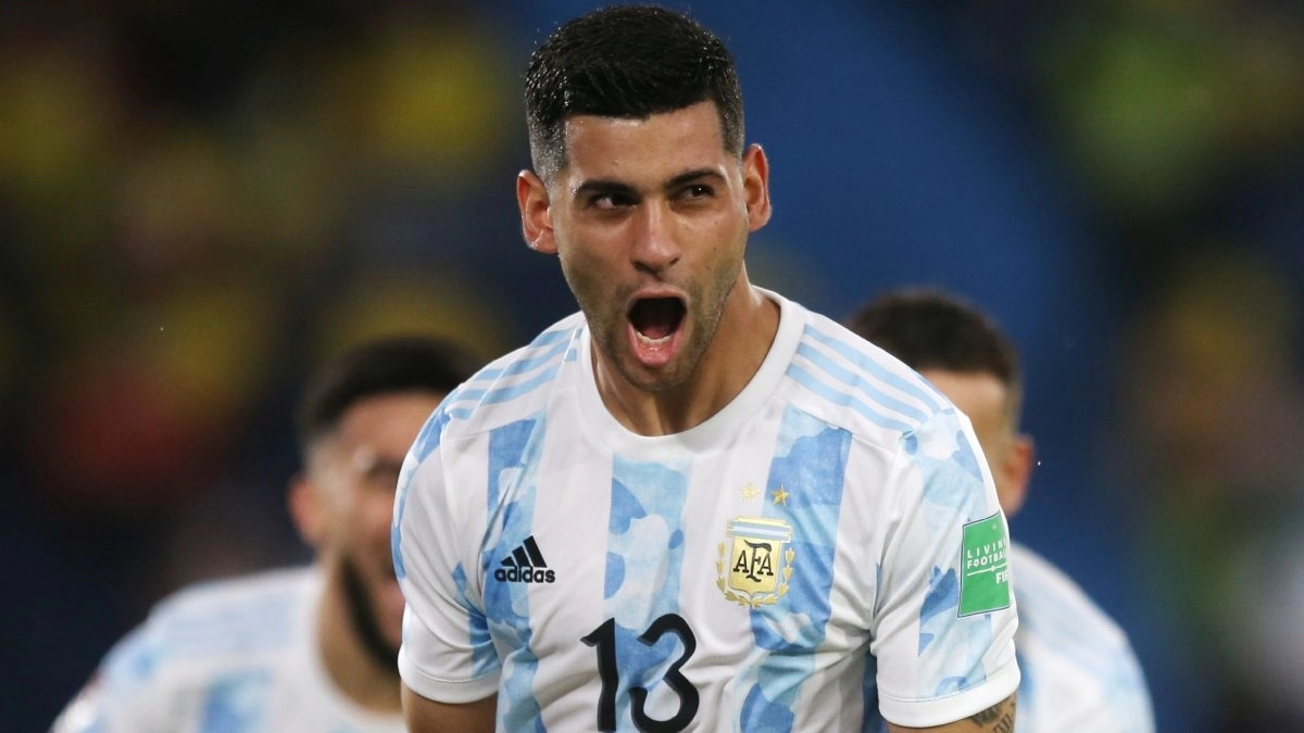 Cuti Romero celebrates a goal scored with the Argentine national team